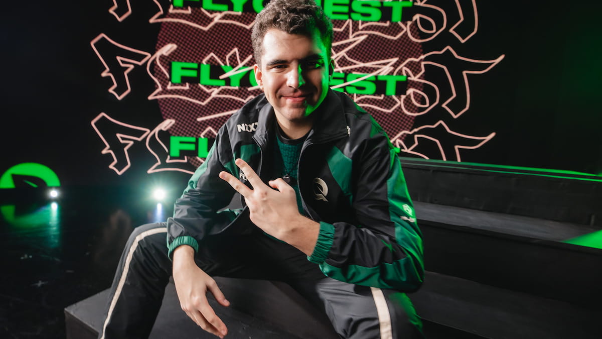 Bwipo wearing FlyQuest jacket